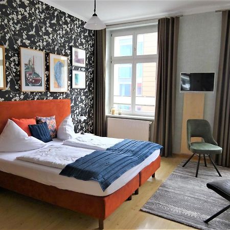 Hotel Pension Zur Faehrbruecke شترالسوند المظهر الخارجي الصورة