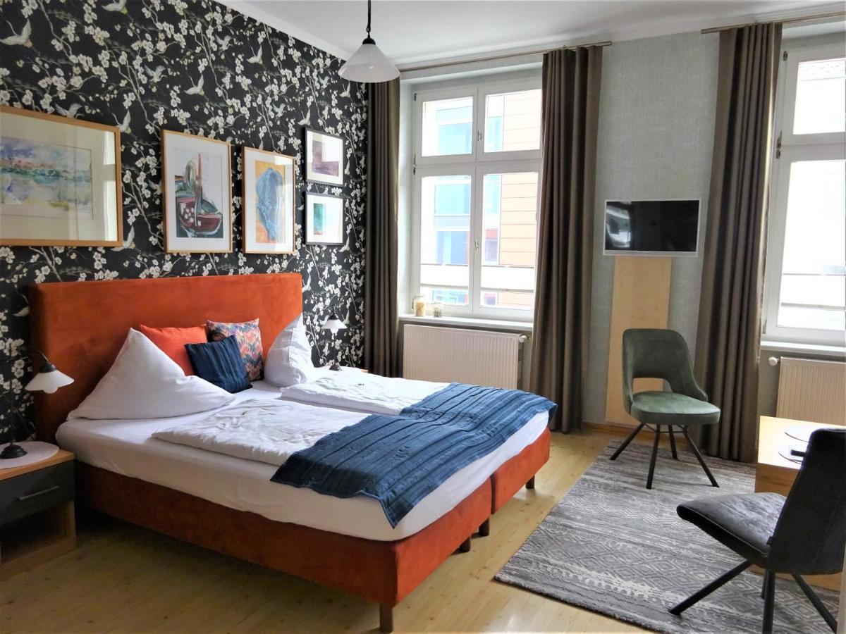 Hotel Pension Zur Faehrbruecke شترالسوند المظهر الخارجي الصورة