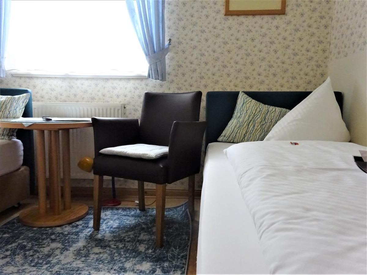 Hotel Pension Zur Faehrbruecke شترالسوند المظهر الخارجي الصورة