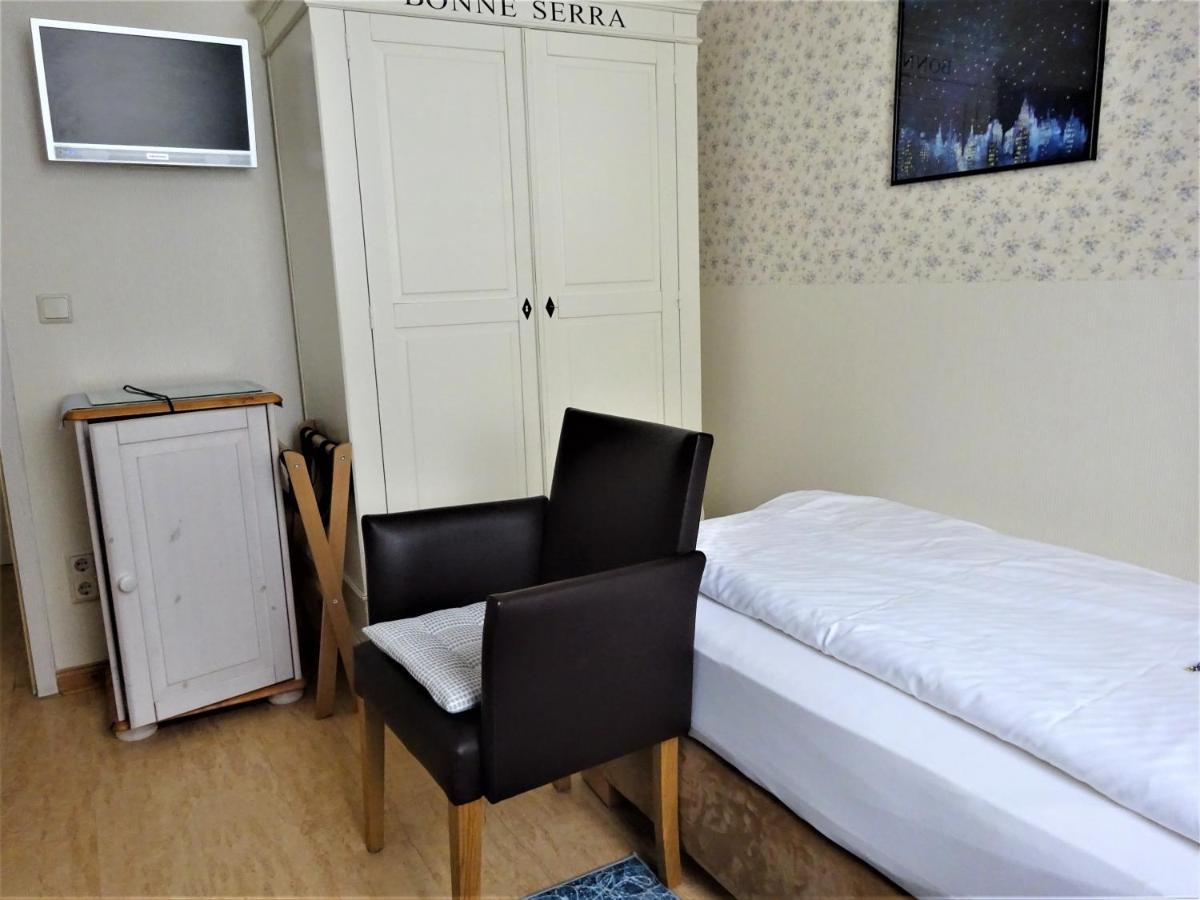 Hotel Pension Zur Faehrbruecke شترالسوند المظهر الخارجي الصورة