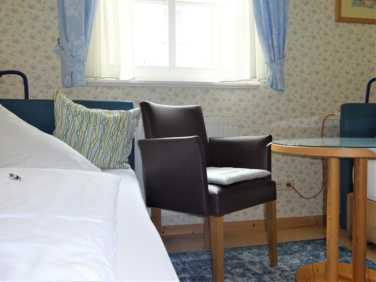 Hotel Pension Zur Faehrbruecke شترالسوند المظهر الخارجي الصورة