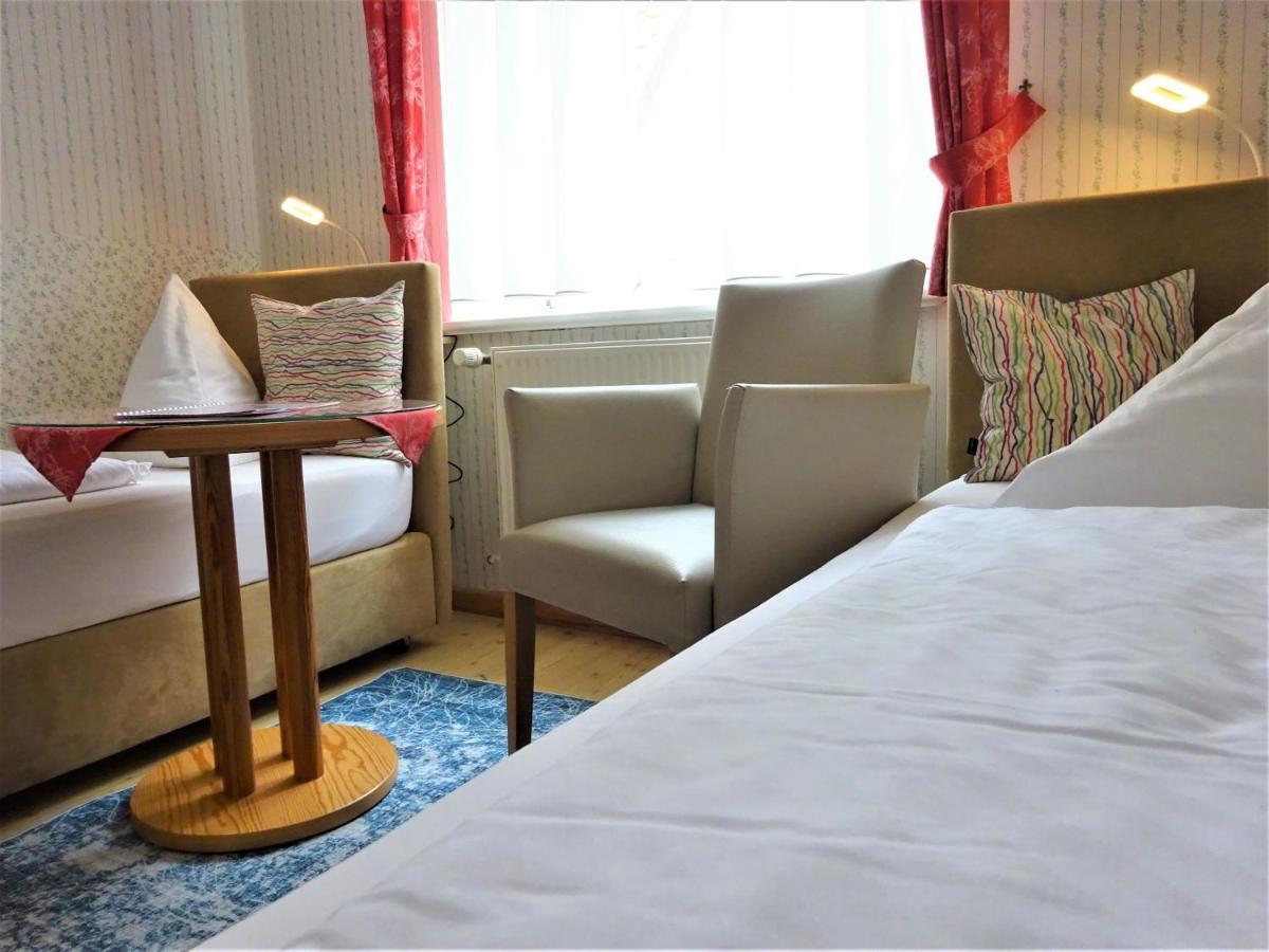 Hotel Pension Zur Faehrbruecke شترالسوند المظهر الخارجي الصورة